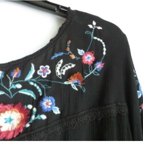 Xhilaration Flower embroidered Black Peasant Top - Picture 4 of 6